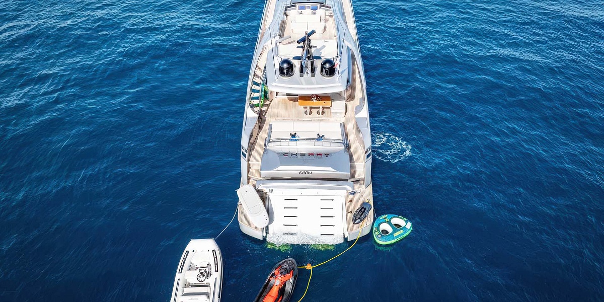 Аренда яхты Pershing 8X во Франции